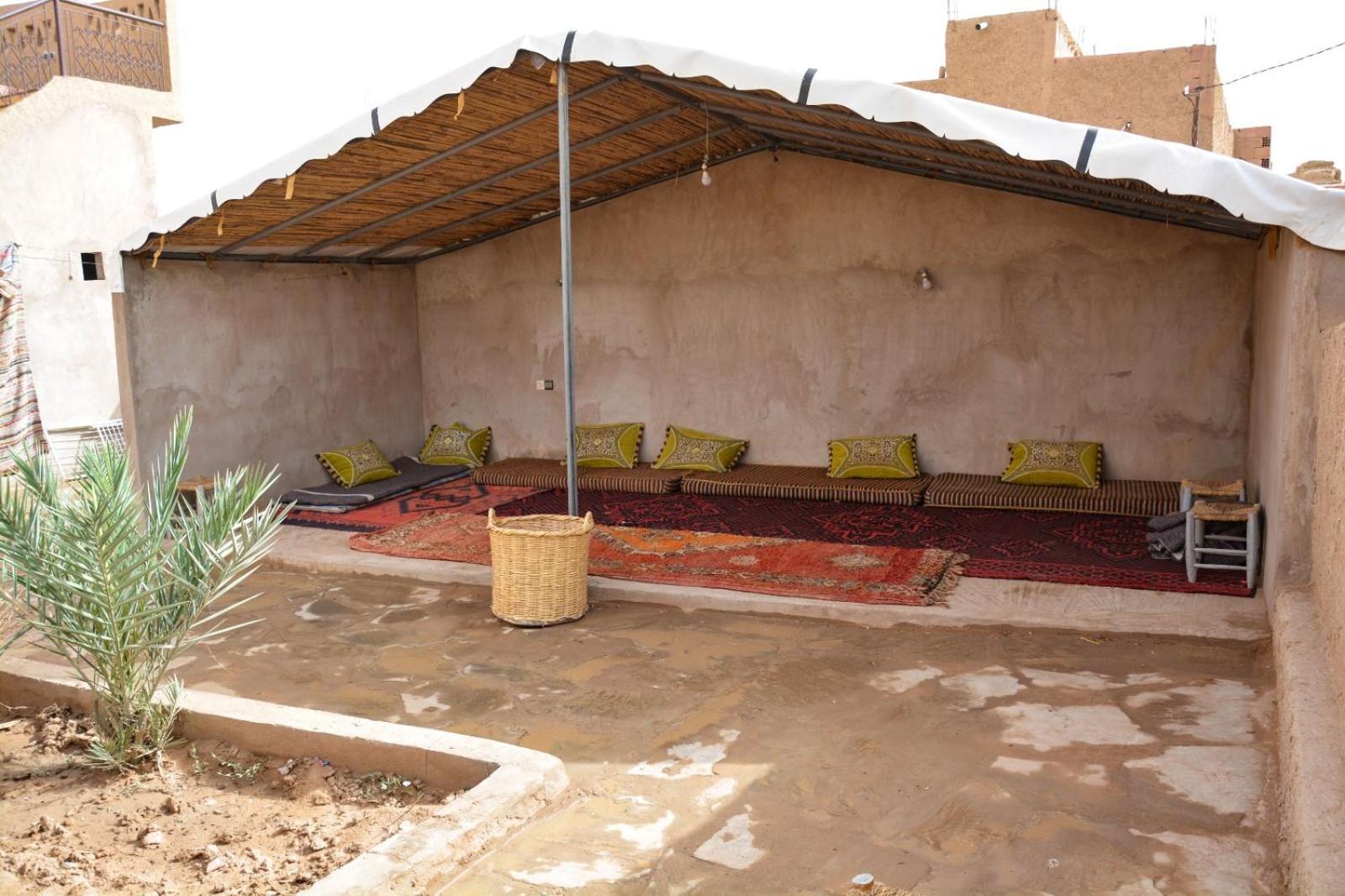 Отель Sahara House Мерзуга Экстерьер фото